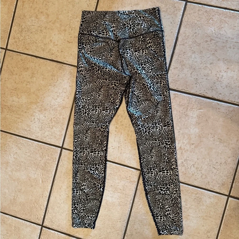 Nike Women’s Dri Fit Animal Leopard Print 7/8 Ankle Workout Leggings Size Small